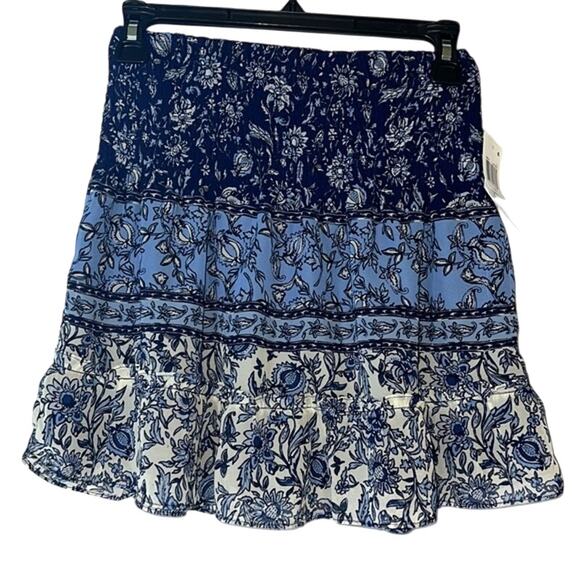 AQUA Ladies Ruffle Tiered Mini Skirt, Cream & Navy Blue Floral Print, NWT! - Picture 2 of 4